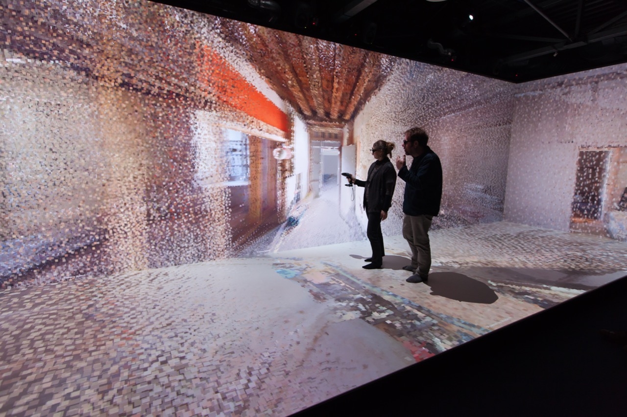 Point cloud immersive interaction